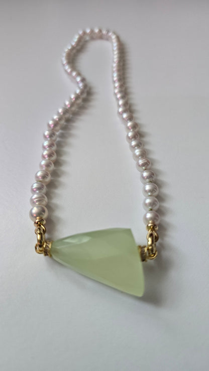 Freshwater Pearl & Lemon Chalcedony Pedant Necklace